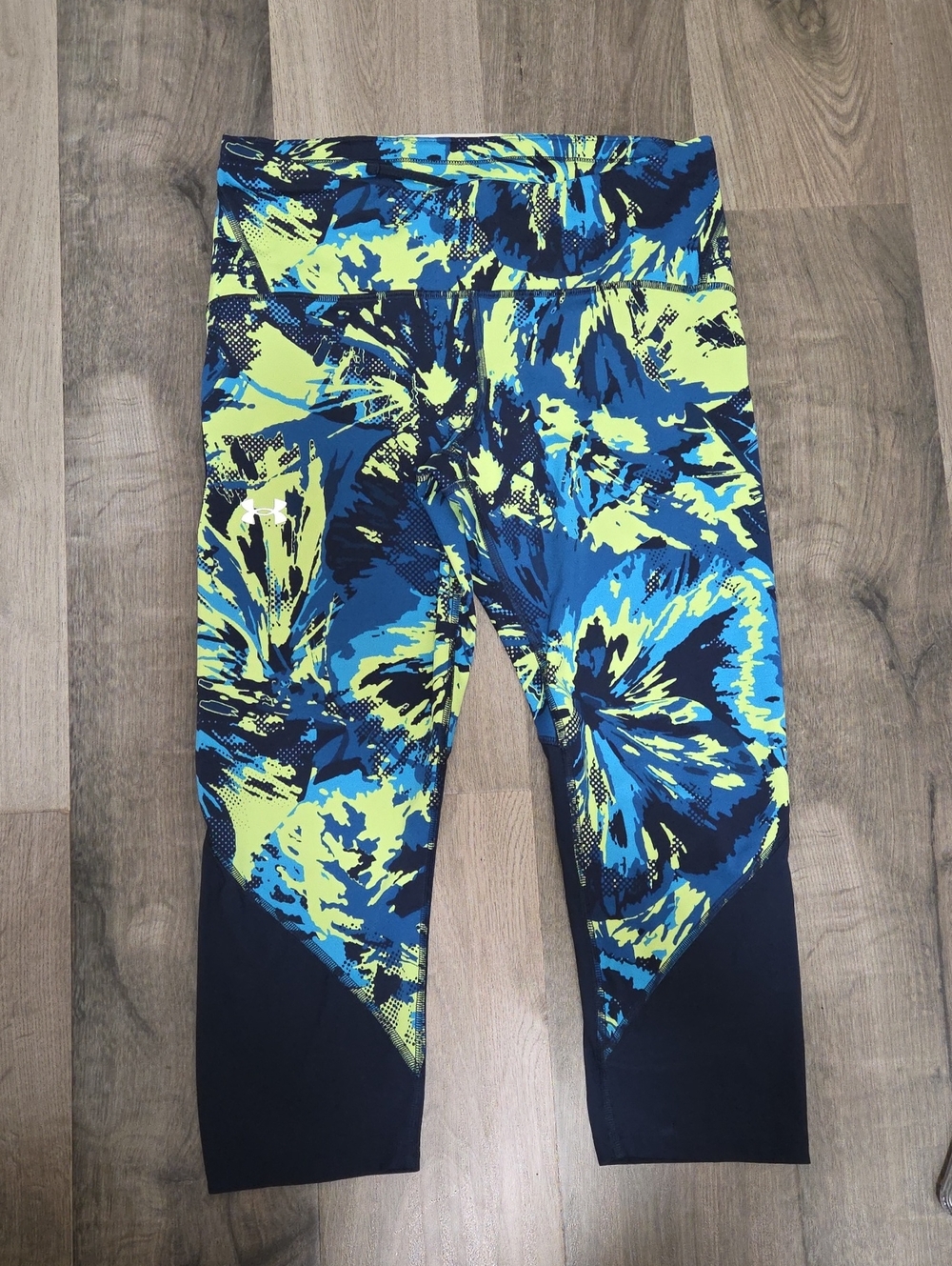 Under Armour Neon Yellow, Blue & Navy Abstract-Print Capri Leggings